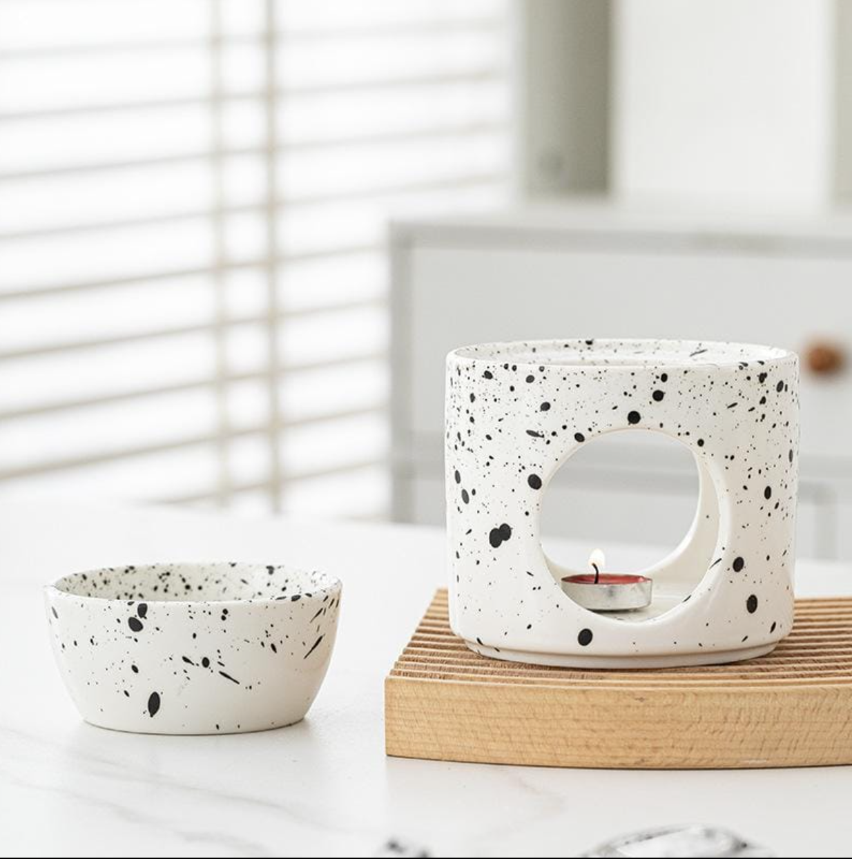 CERAMIC SPECKLED Wax & Oil Burner & box of WINTER SPICE Wax melts – Luxury White Gift Box